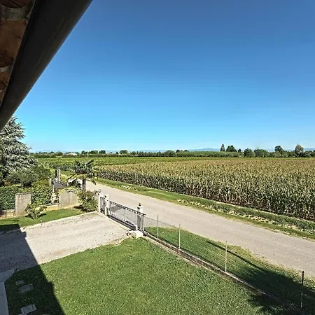 Marsari House アパート