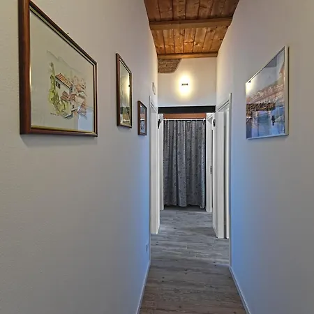 Marsari House アパート *