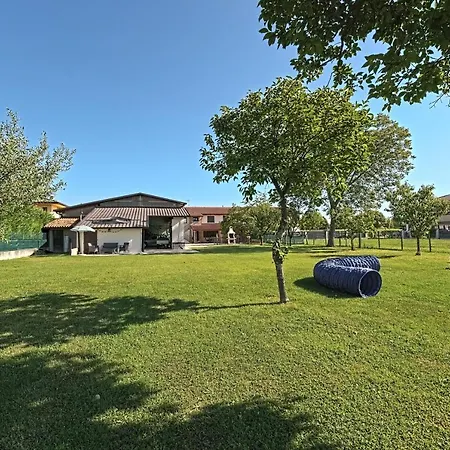 Marsari House アパート