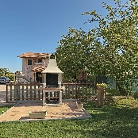 Marsari House Apartmán *